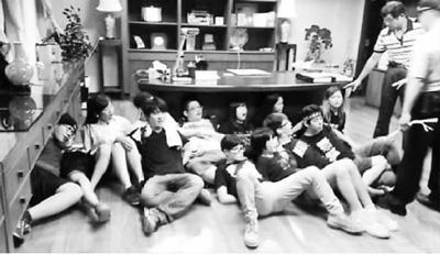 ���θ�ѧ����ռ̨������������