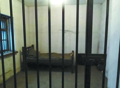 赵一曼被捕后越狱失败被敌人烙铁烫灌汽油施电刑