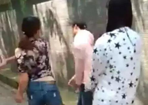 女生被打的视频截图