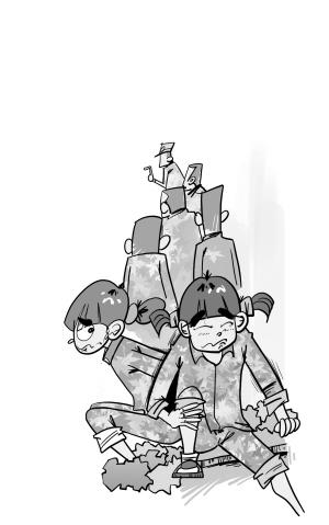 军训练下蹲练出“酱油尿”