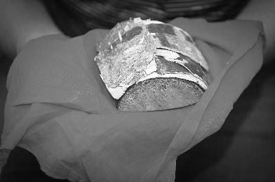 抗日名将杨靖宇之孙我家珍藏着爷爷啃的树皮图