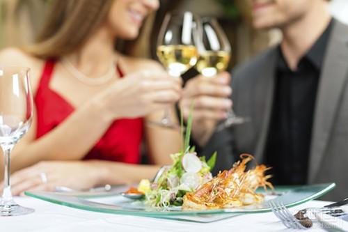 哪些白葡萄酒具有良好的陈年潜力?