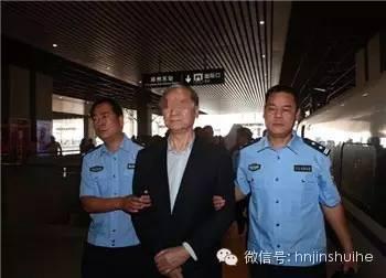 河南“猎狐2015”24人落网!境外逃犯是如何诈骗吸金漂白身份的?