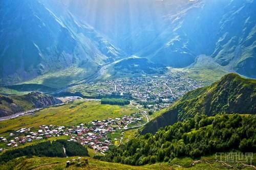 格鲁吉亚葡萄酒的酒瓶有多文艺