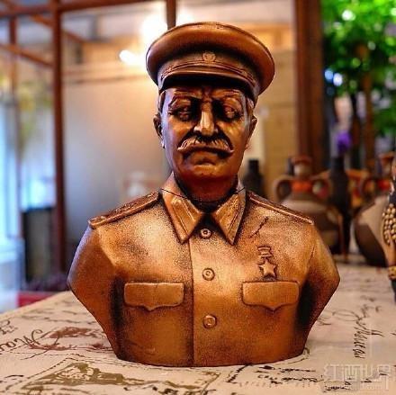 格鲁吉亚葡萄酒的酒瓶有多文艺