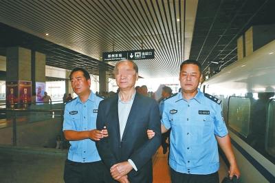 河南今年已抓获潜逃境外嫌犯24名 追回赃款近千万