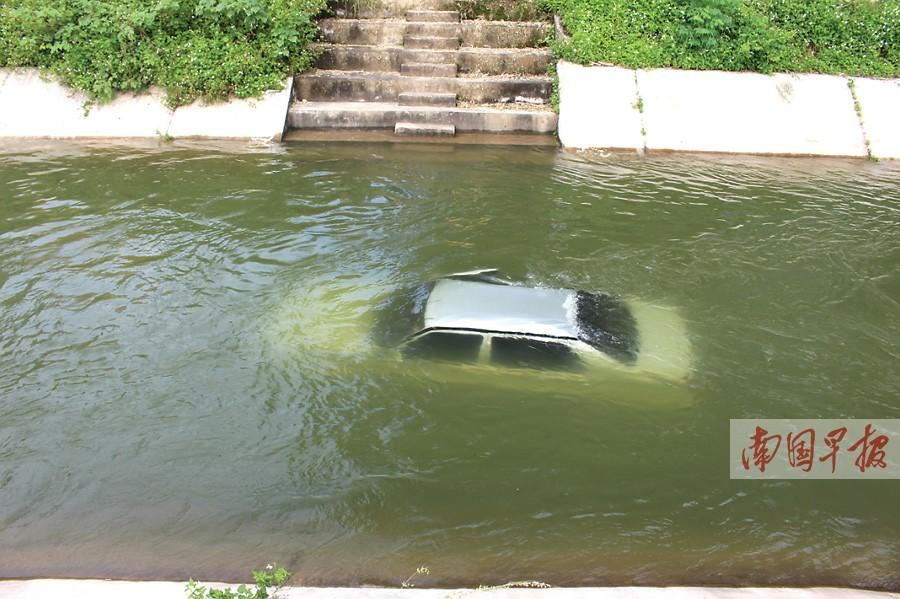 ���:С������ˮ����