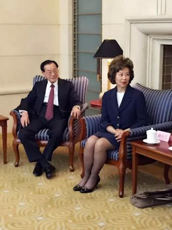 美国前劳工部长赵小兰和家人再回中国做了啥