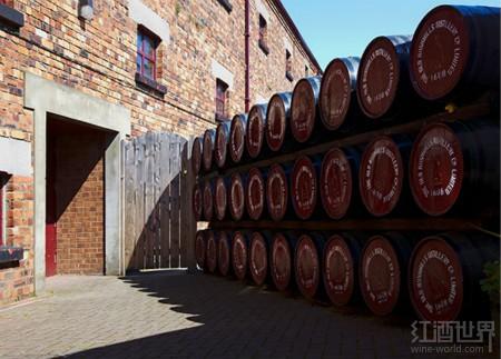 威士忌来自苏格兰还是爱尔兰?