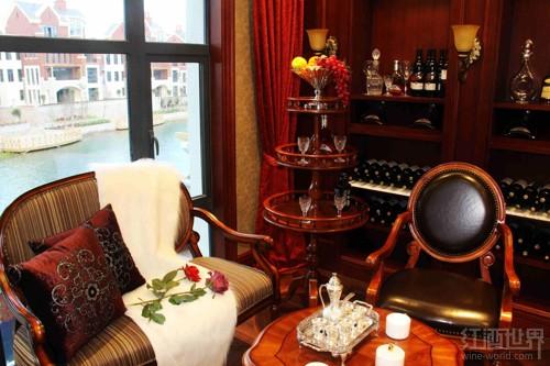 专业又不失温馨的家庭品酒室