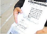 ѧ����������ʦˢЬϴ���� �ҳ��ö�����֤(ͼ)