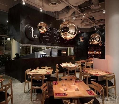 专业又不失温馨的家庭品酒室