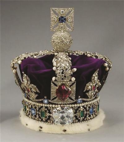 世界最大钻石非洲之星重3106克拉有的镶英王权杖