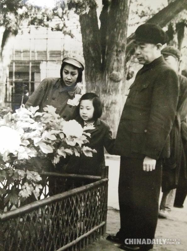 周秉宜:总理教育我们做个本分的普通人