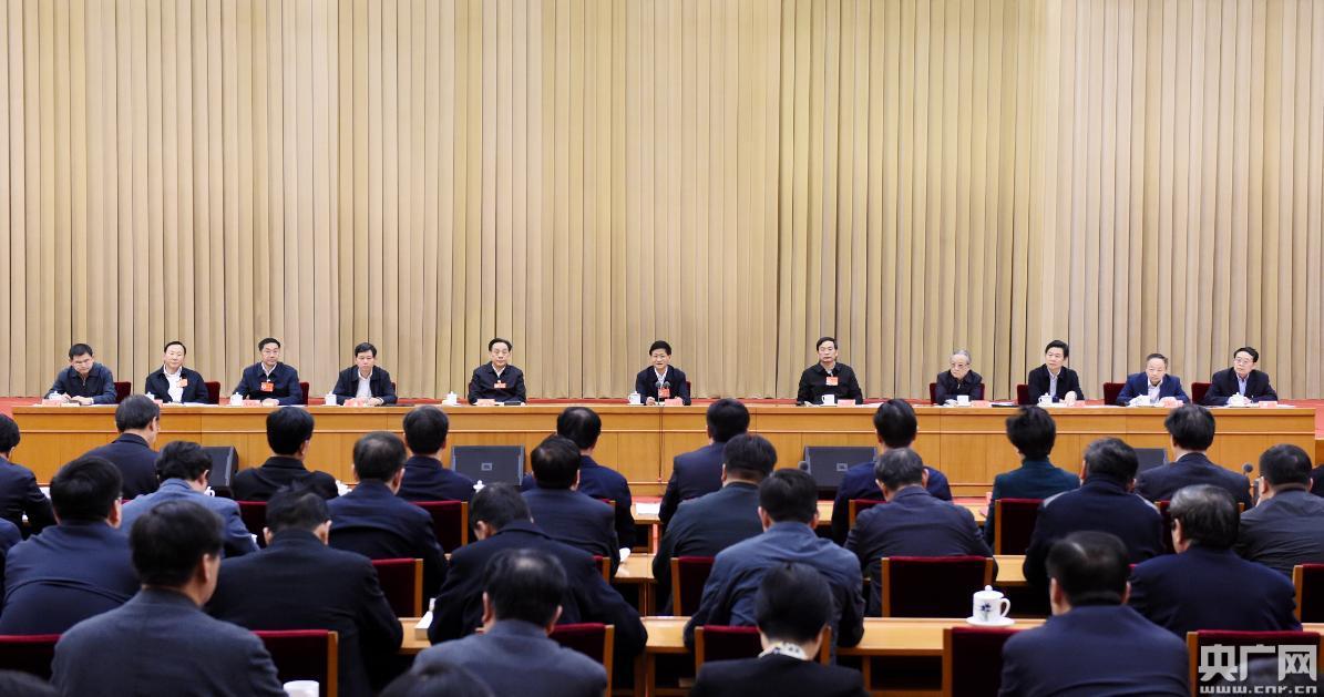 中共中央政治局委员,中央政法委书记孟建柱出席会议并讲话.