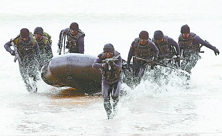 台军金门蛙人部队模拟渗透敌后时间惹关注