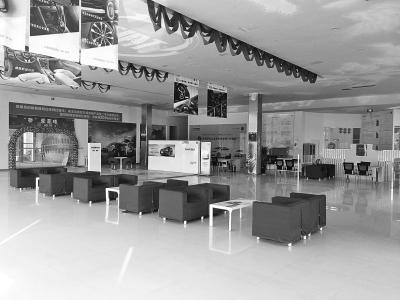 郑州一菲亚特4S店关门 60多名车主买车被“坑”