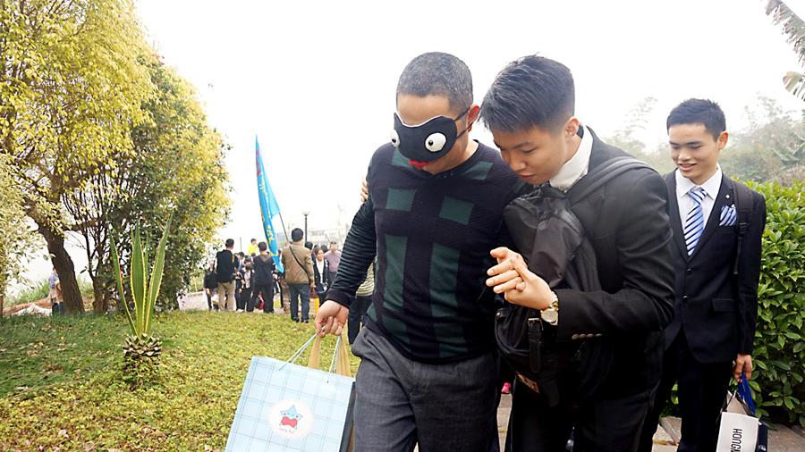 �����������оٰ조������ �ҳ������ǰ���ӻ�