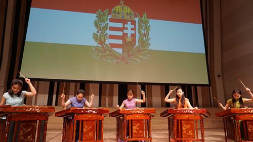 ��������ѧԺ�����򻨡�����������������˹����Ʒ���������������ڶ��š�(��������ŷ�޻�ͨ�硷������/��)