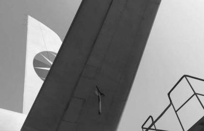 ����ʱ��Ѷ��������������ǰ�����磬����һ�ܴӳɶ��ɿ����ķɻ����ڻ�������������ӣ��ӵغ󸴷ɷ�����������Ա������������ز�����¶���ɻ���غ��鷢����̥����ˮƽ�����汻���������