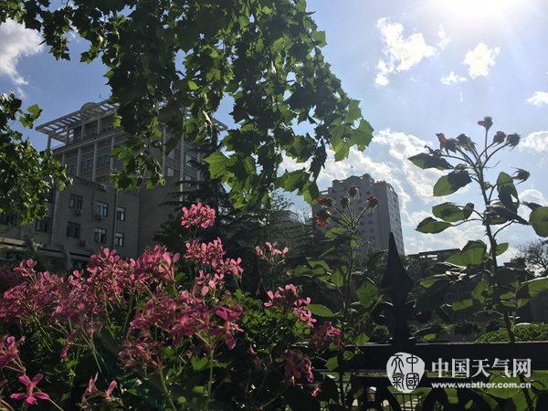 长江中下游迎较强降雨 华北晴热华南闷热