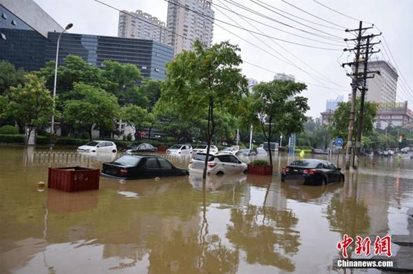 南方7省(市)有暴雨 华南持续闷热