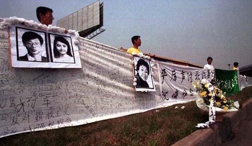 �׶���Уѧ���ڻ������ٹ�·�Դ�������ʦ��ǩ����150�׳������������ʿ�ǵĵ��������Ϊ�׵ı�Լ���е����֡�