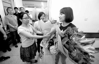 Ⱥ���Է�ǰ��ҽԺο�������񾯣��񾯼����ӹ��ʻ�������ʱ������ŷ��������