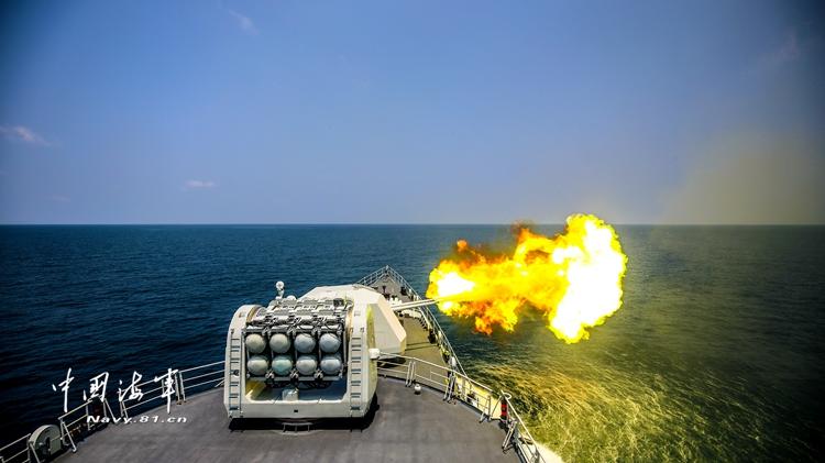 东海舰队护卫舰大队陌生海区实弹射击训练组图