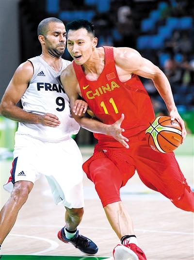 正式与中国男篮现役第一球星易建联签约一年,阿联将身披11号球衣征战