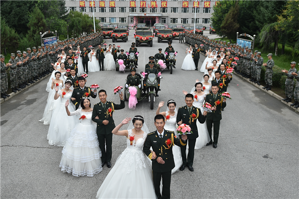 咱当兵人的集体婚礼不一样