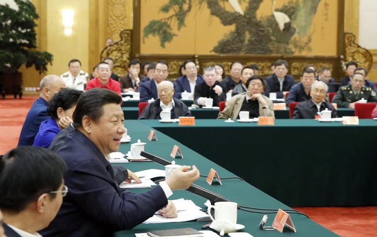 2014年10月15日,中共中央总书记、国家主席、中央军委主席习近平在北京主持召开文艺工作座谈会并发表重要讲话。 新华社记者 鞠鹏 摄