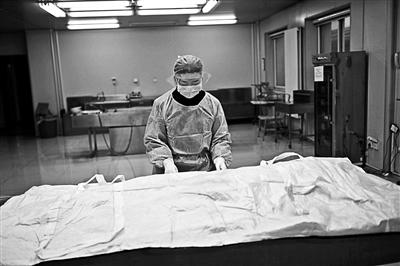 让死者开口资深法医讲述破解死亡密码故事