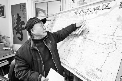 八旬老顽童造网络地图 扫二维码可查地铁等信息