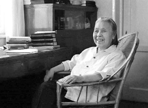 丁玲与文学报首先在大课堂主讲