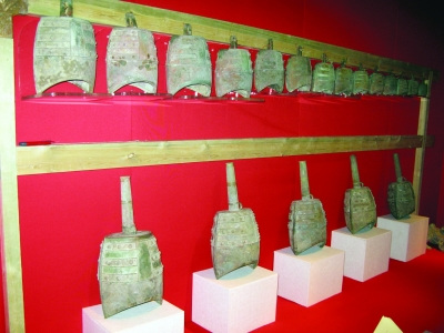 ����ɽ��ĹĹ��Ϊ���������С�ͭ�桱������ͼ����2��