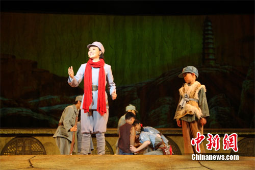 ���񽨵�90���ɫ���䡶�Ӱ�����Ժ����������