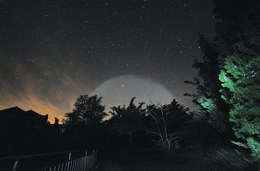 �������ĵ�����״��������UFOҹ�õ���?��ͼ��