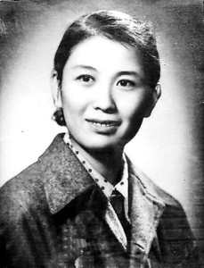 �Ϸ�Ӣ��Ѯ���ӷ�ǽ��ĸ����ɽ��԰���Ƽݣ�ͼ��