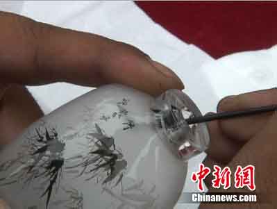 ɽ������������ڻ���13��ƿ�������������ͼ��