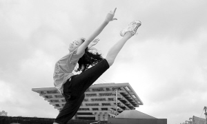 �Ϻ��������������������ϵ���̴�����չ��