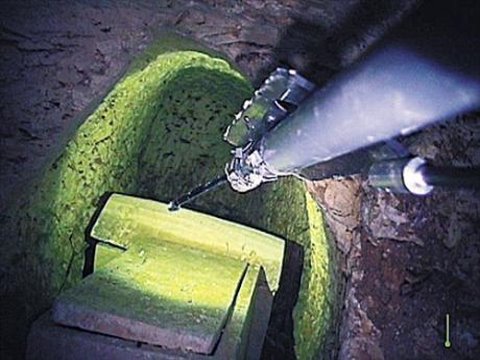 考古学家发现疑似耶稣古墓被压在一座高楼下