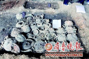 2600年纪王崮古墓未遭偷盗山东地区属首例(图)(2)