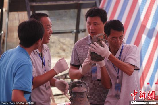 陕西西周贵族墓铜卣存神秘液体或为最早中国酒
