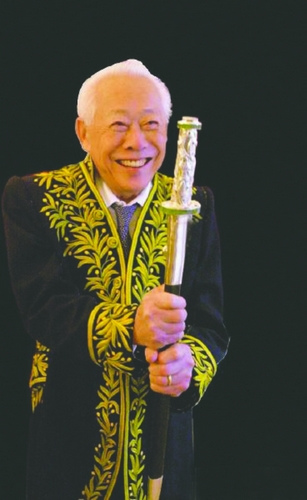画家赵无极患老年痴呆儿子与继母打官司“夺父”