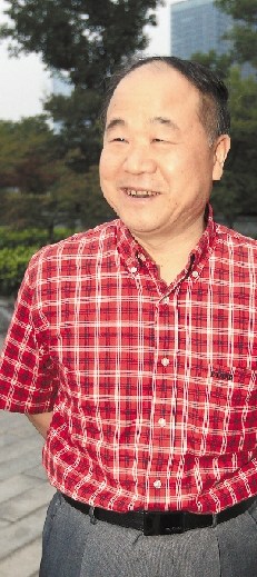 莫言亮相杭州拒绝谈“诺奖”称回老家为抱外孙