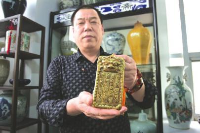 厨师自称成吉思汗35代后裔:知道陵墓在哪但不说