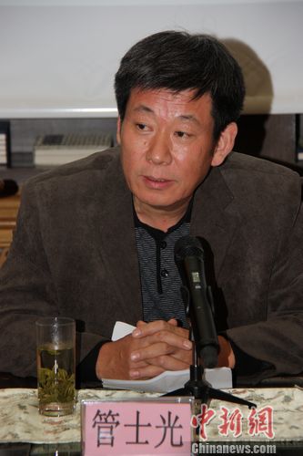 长篇小说哦嘘哦嘘呈现一代人成长欢乐与迷茫