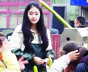 “甘蔗西施”走红网络家人:绝对不是炒作(图)