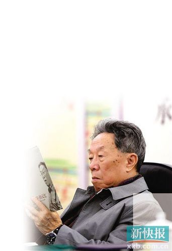 王蒙:能保持阳光心态因有两任妻子相陪(图)